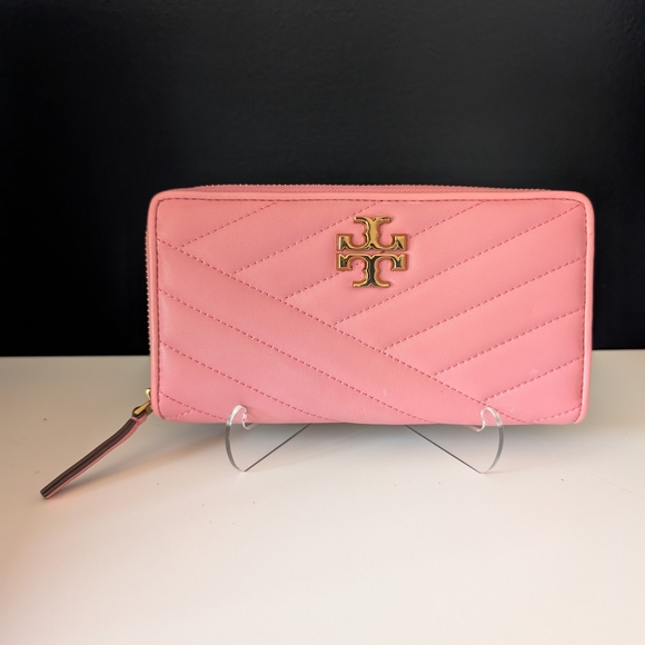 NWOT Tory Burch Kira Chevron Pink Leather  Zippy Wallet - Picture 2 of 11